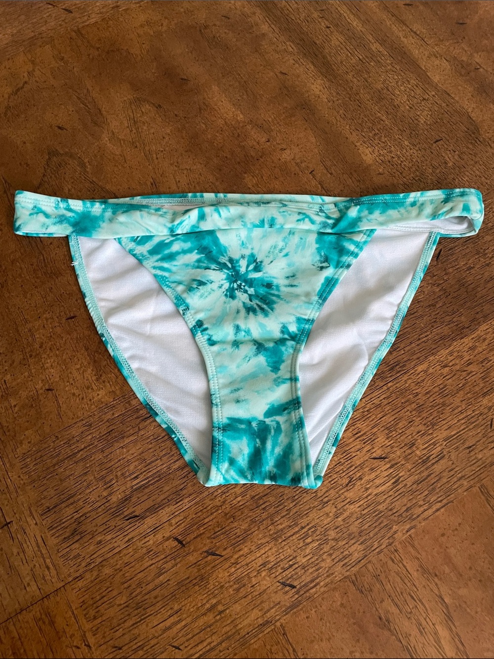 NEW bathing suit bottoms (medium)